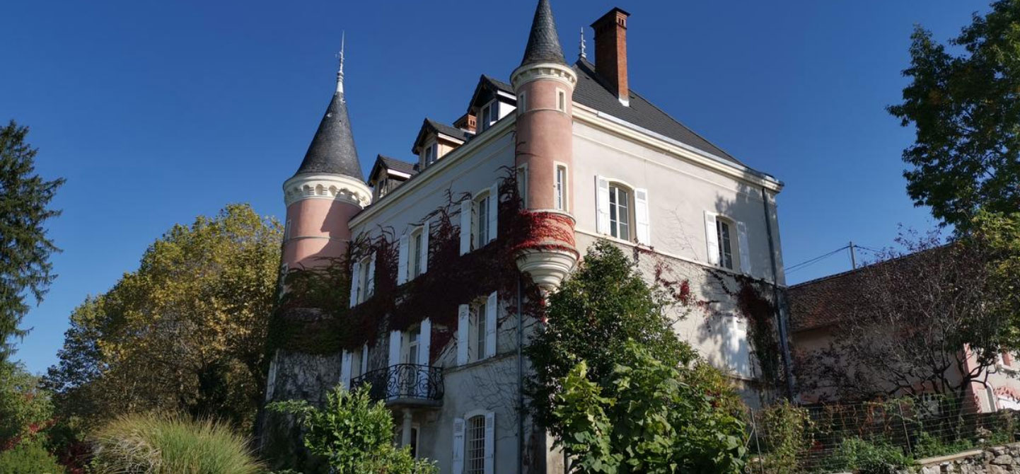 chateau-slider